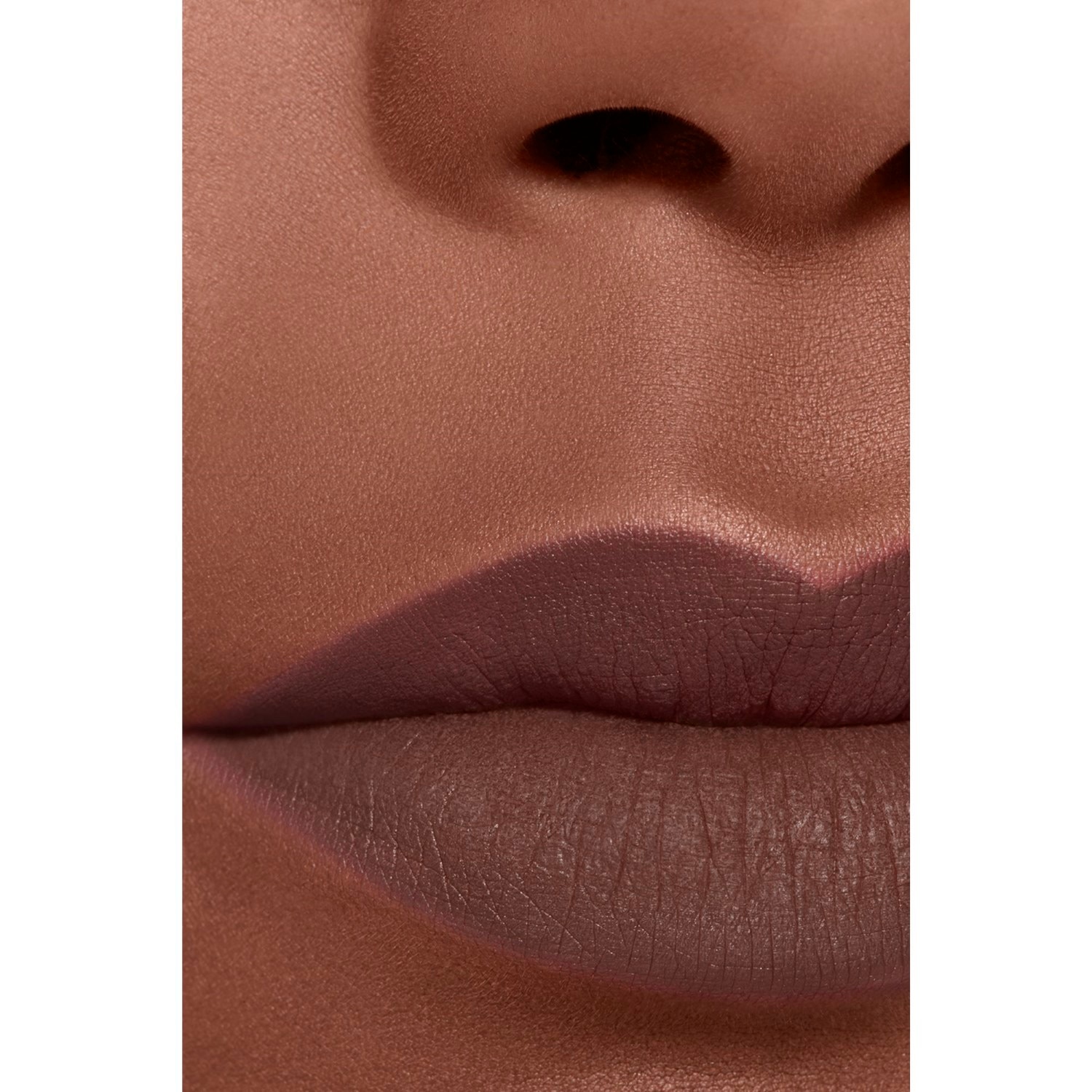 LA BARRA DE LABIOS LÍQUIDA MATE INTENSA DE LARGA DURACIÓN